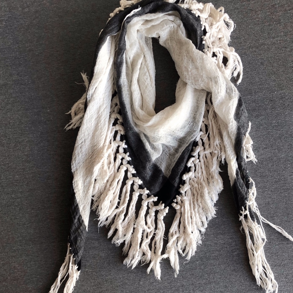Urban outfitters white/black triangle scarf